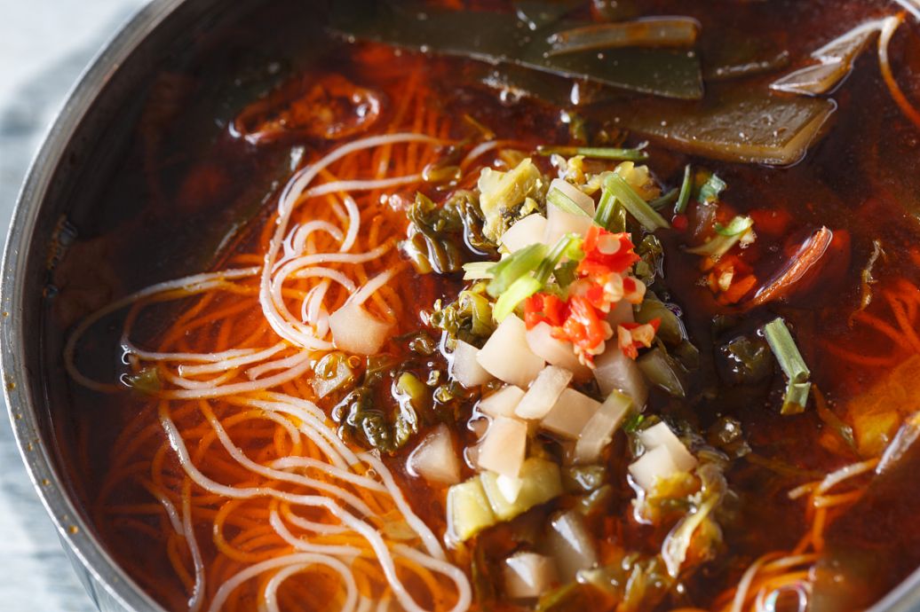 猜成语牛拉一车货_看图猜成语