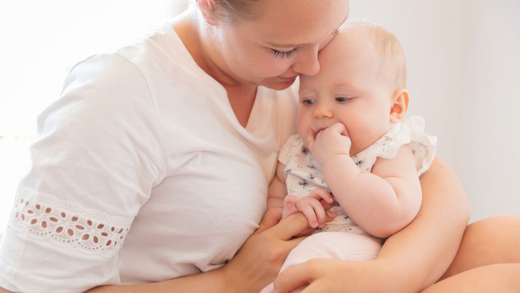 涨奶的时候乳房里有硬块怎么办