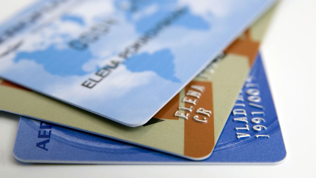 全国银行卡发卡增速放缓 累计发卡量89.8亿张