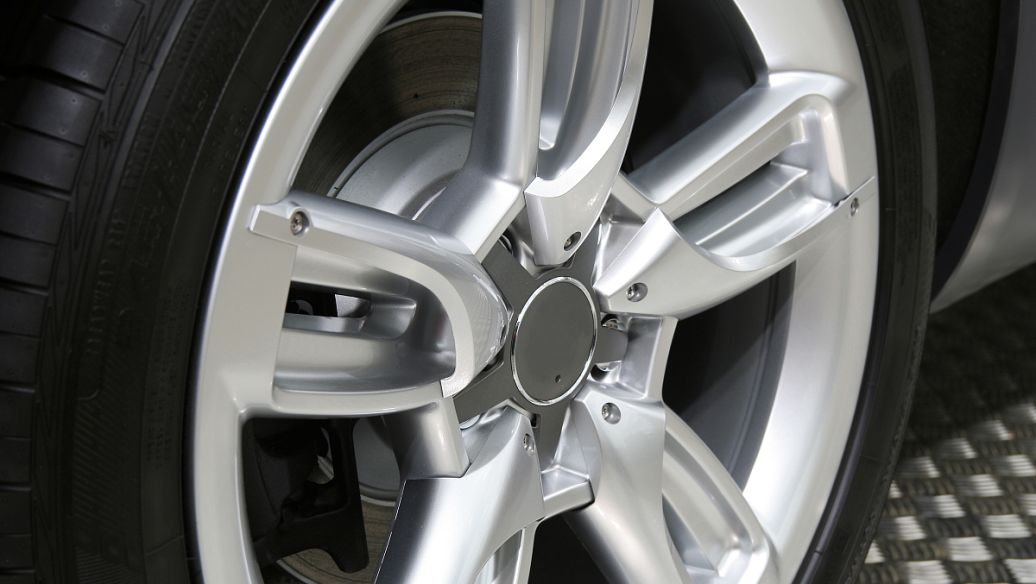 布束砥信吧 百度贴吧 百度布束砥信 吧 从小就在生物学精神医学领域崭露头角的天才少女 一双令人毛骨悚然的眼睛是其特征 整个人给人以缺乏健康的气息 对长幼之序要求严格 会话中会混杂着充当连词和感叹词的英文